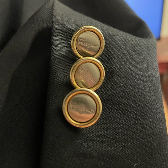 Vintage 100% wool Salvatore Ferragamo jacket in great condition. - Picture 7 of 10